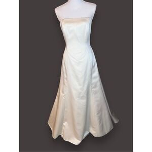 Bari Jay Womens Cream strapless ball gown with long mocha contrast train, NWT
